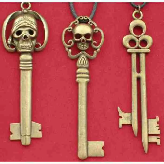 Skull deals key necklace